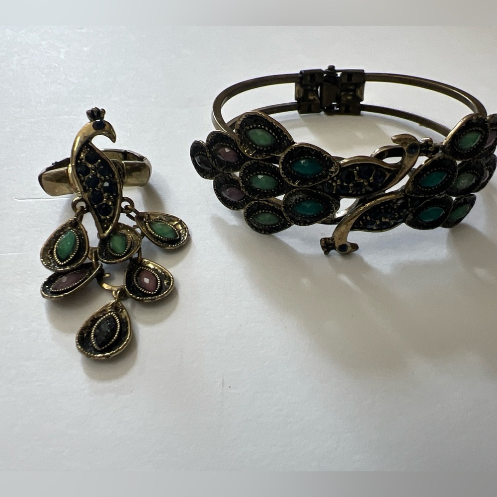 Vintage gold Color and Crystal PEACOCK Hinged Bangle Bracelet And Ring